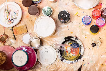 Tintas de várias cores para pintar